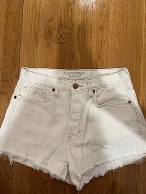 Arizona juniors white jean shorts size 5